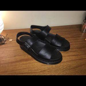 Dr. Martens Romi Sandal (Black 9)
